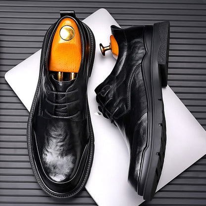 Men's dress shoes – Round toe – Lace-up closure – Sturdy sole