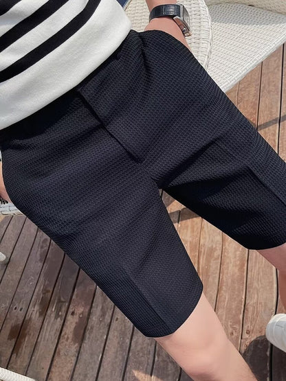 Men's shorts – Slim fit – Textured fabric – Button closure – Knee length
