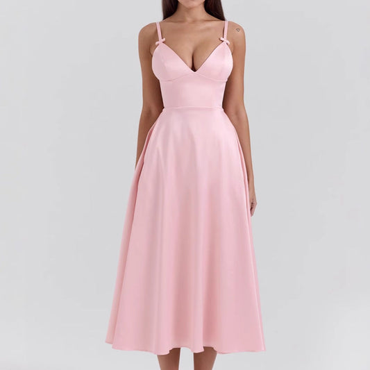Robe femme satinée – Décolleté en V – Bretelles fines – Coupe évasée mi-longue