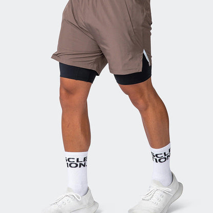 Men's sports shorts – Slim fit – Double layer – Breathable fabric – Elastic waistband