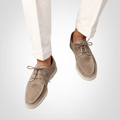 Men's low-top shoes – Moccasin toe – Lace-up closure – Timeless design