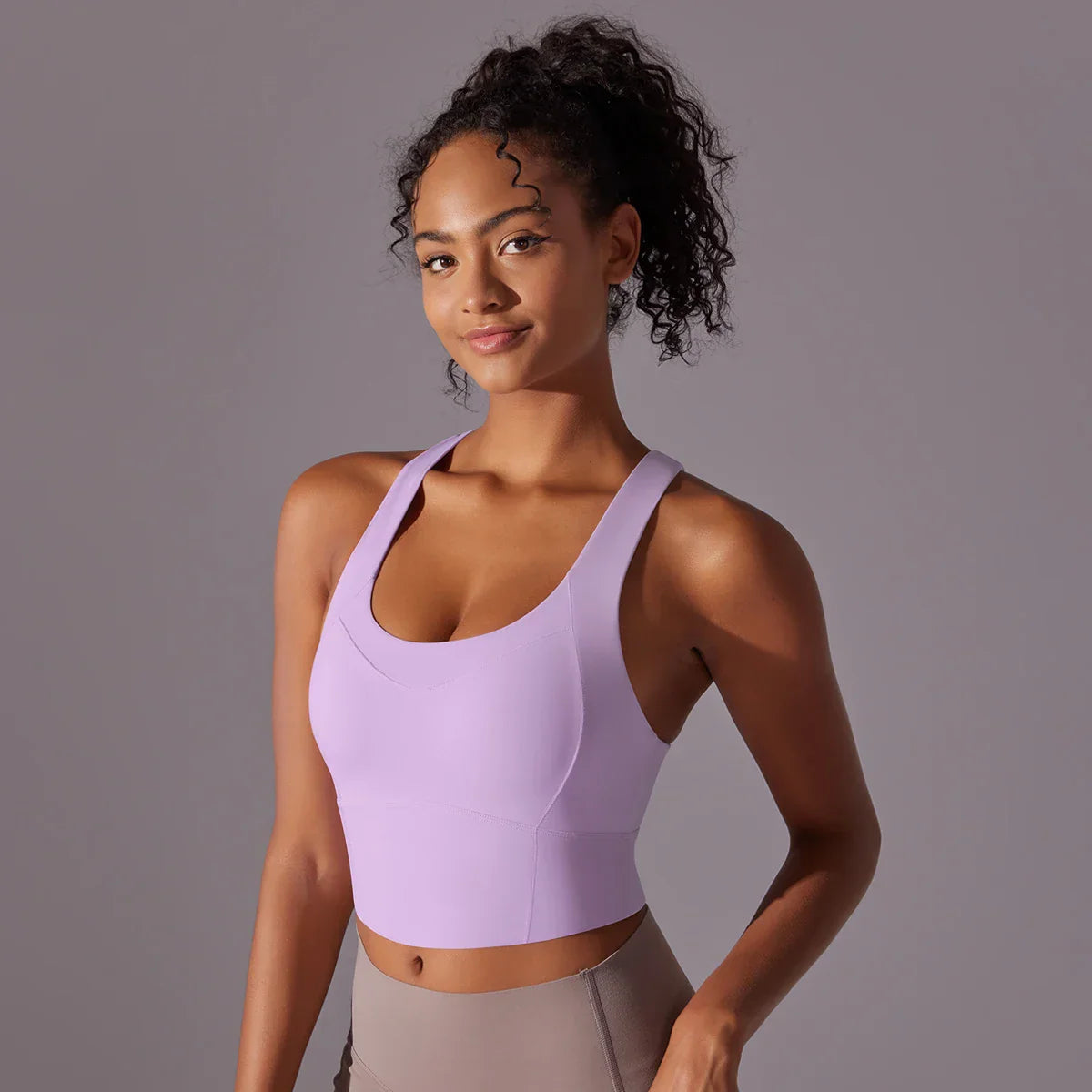 Women's sports bra – Racer back – Breathable stretch fabric – Scoop neckline