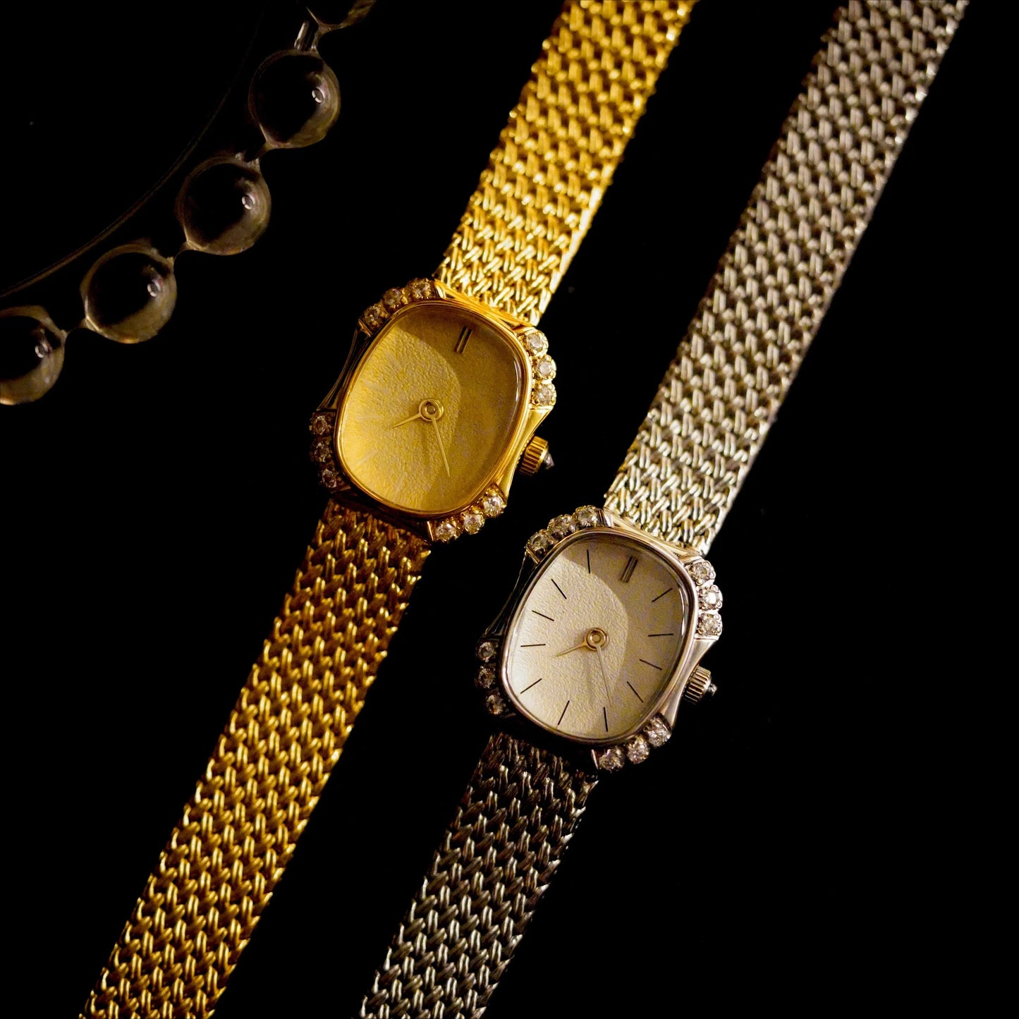 Daisy Oval Wrist Watch | Diamond Accents Mesh Strap Wrist Watch