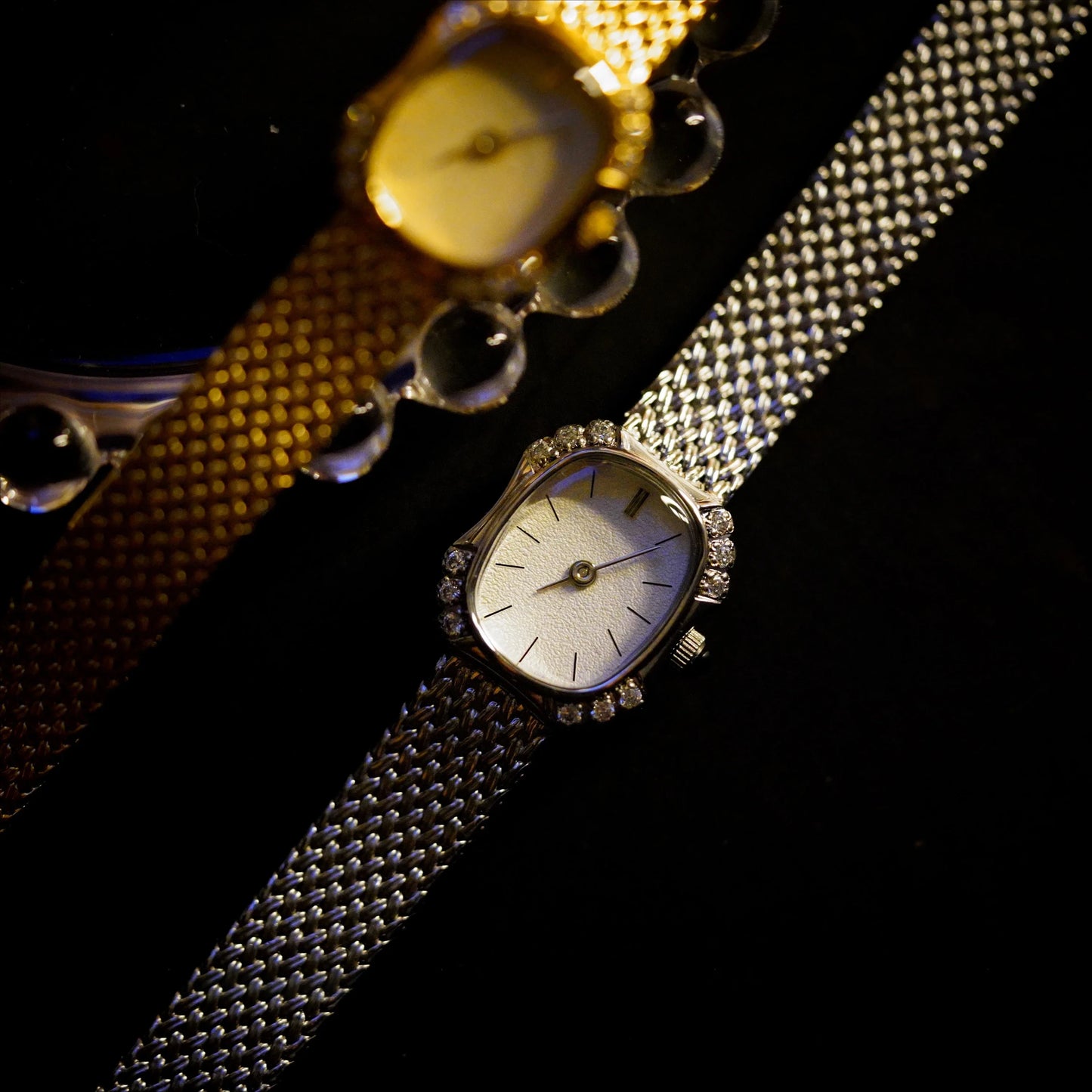 Daisy Oval Wrist Watch | Diamond Accents Mesh Strap Wrist Watch
