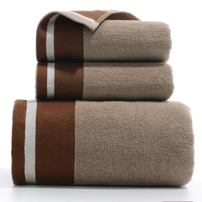 Contemporary Cotton Bath Towel With Soft Terry Texture