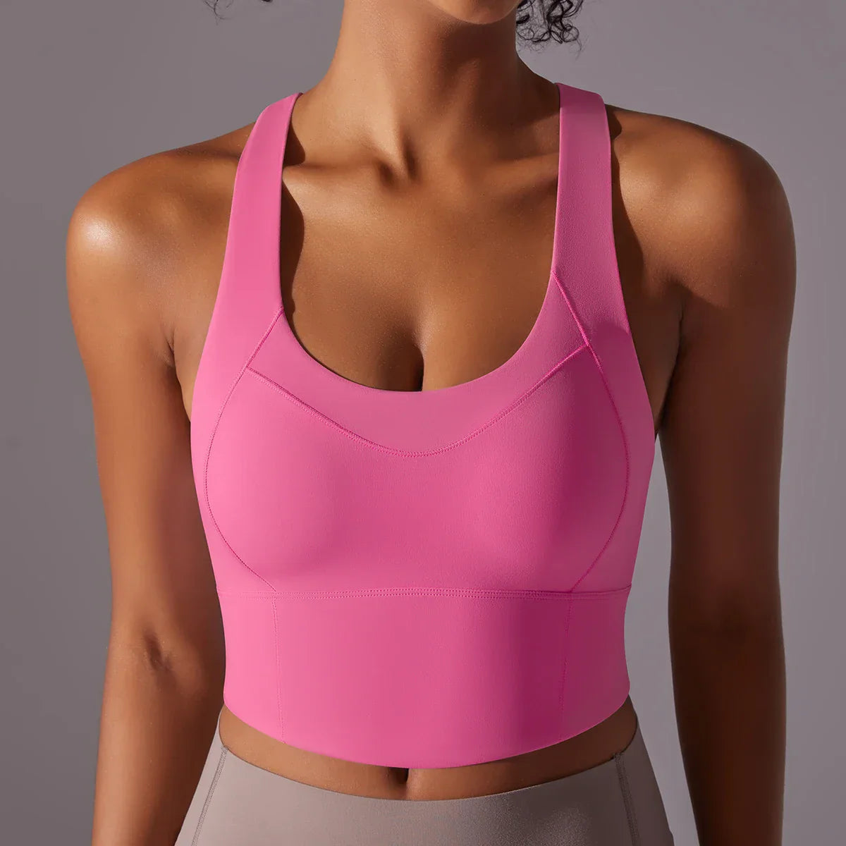 Women's sports bra – Racer back – Breathable stretch fabric – Scoop neckline