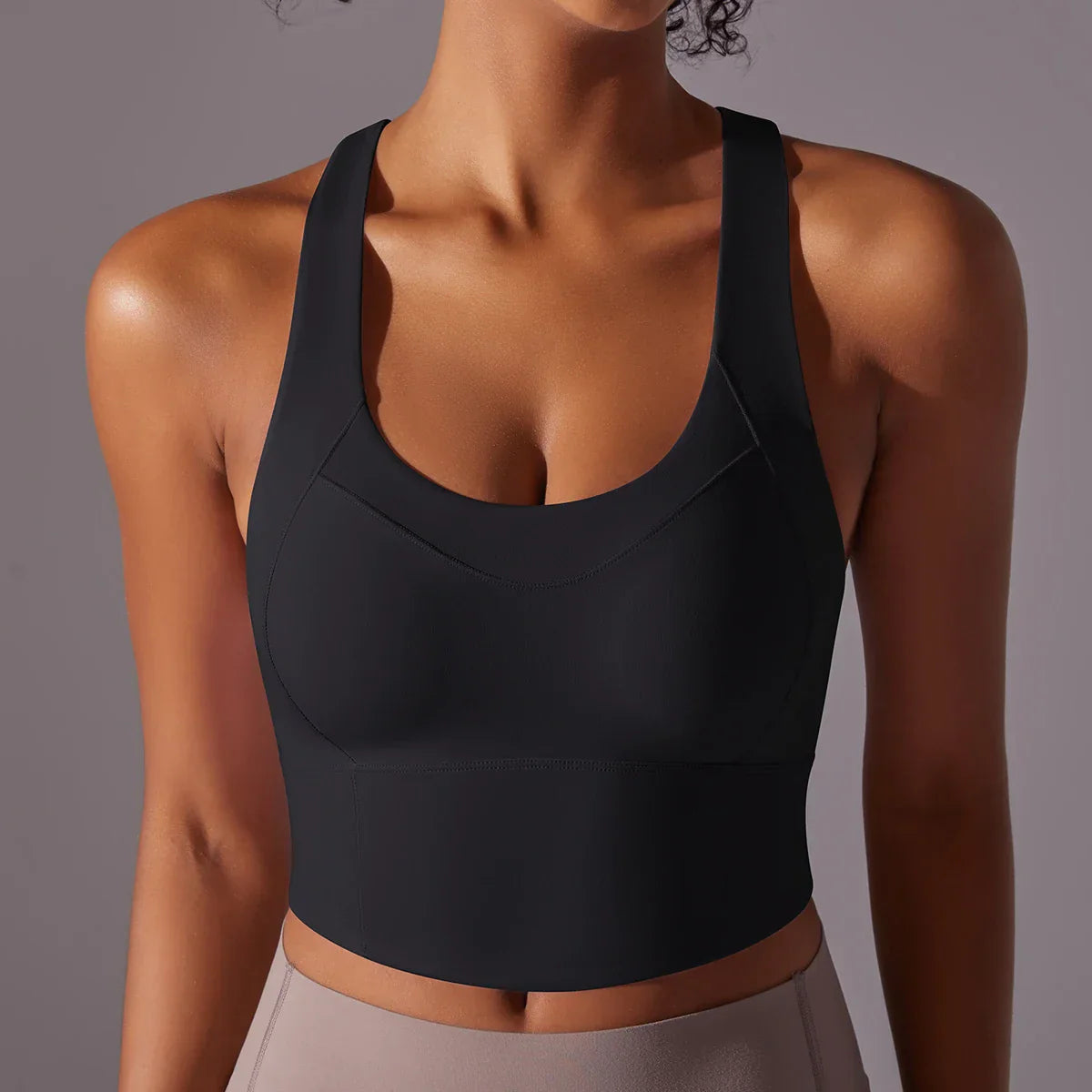 Women's sports bra – Racer back – Breathable stretch fabric – Scoop neckline