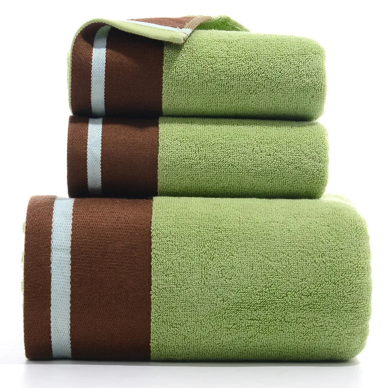 Contemporary Cotton Bath Towel With Soft Terry Texture