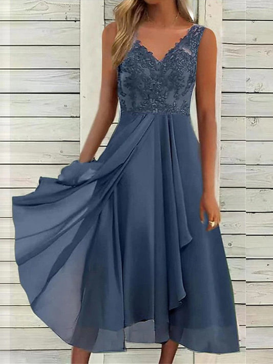 Women's midi dress – Sleeveless – V-neck – Elegant lace – Flared cut