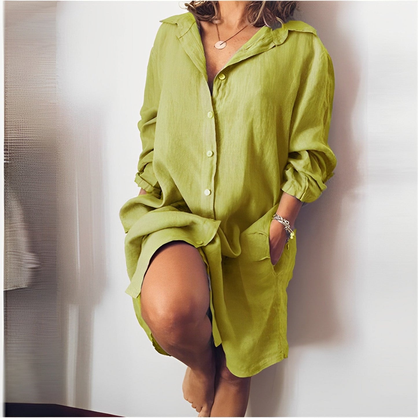 Women's blouse – Relaxed fit – Natural fibers – Long sleeves – Mid-thigh length