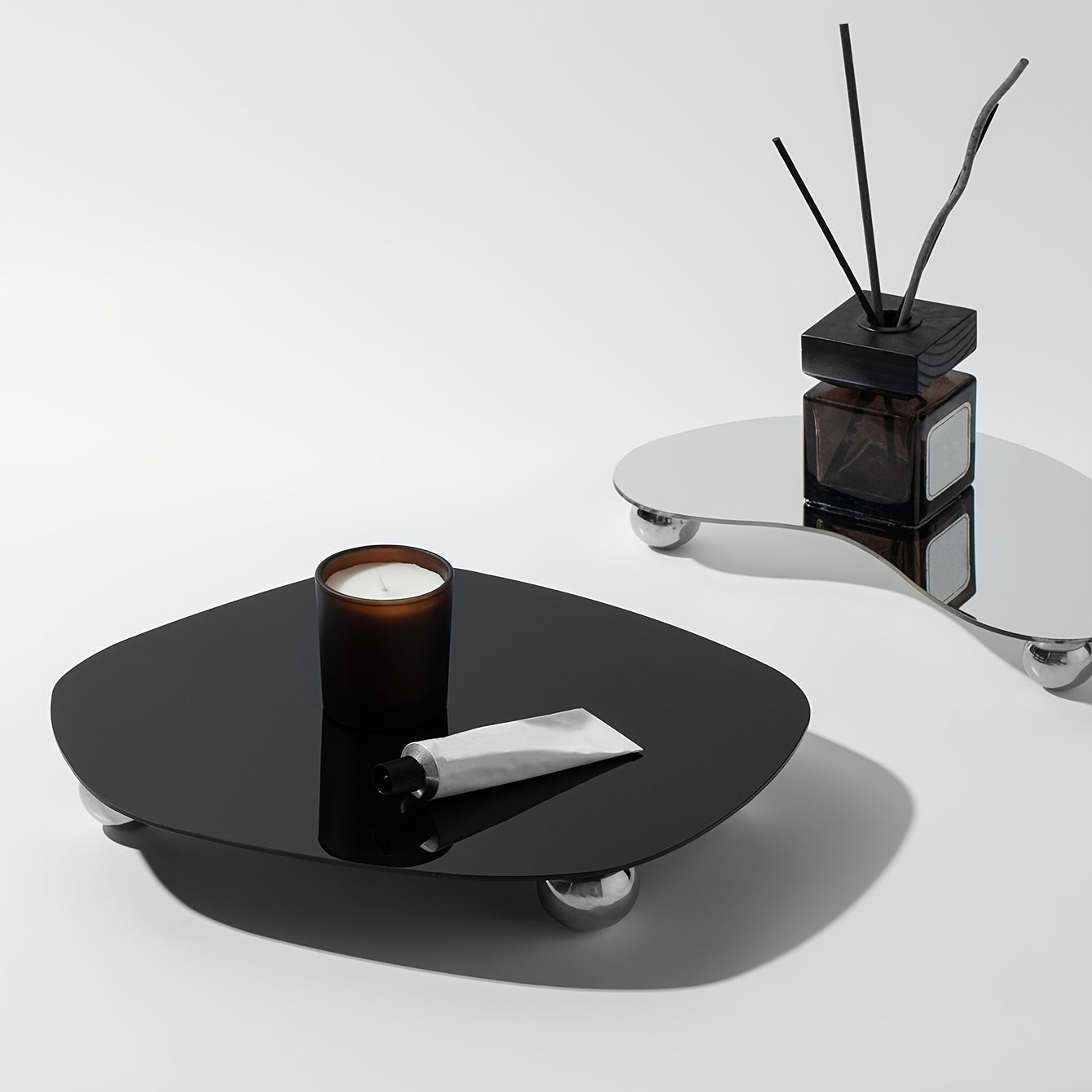 Minimalist Acrylic Mirrored Spherical Feet Decorative Tray