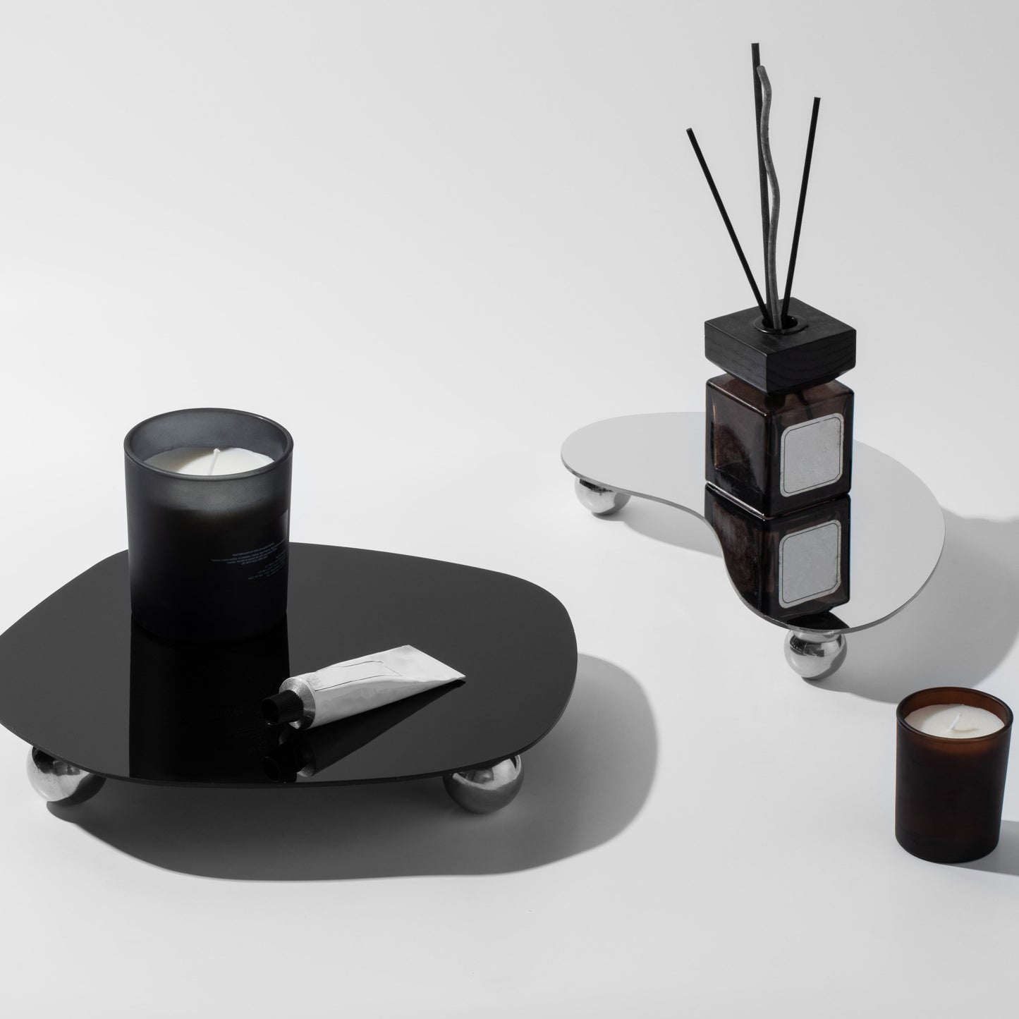 Minimalist Acrylic Mirrored Spherical Feet Decorative Tray