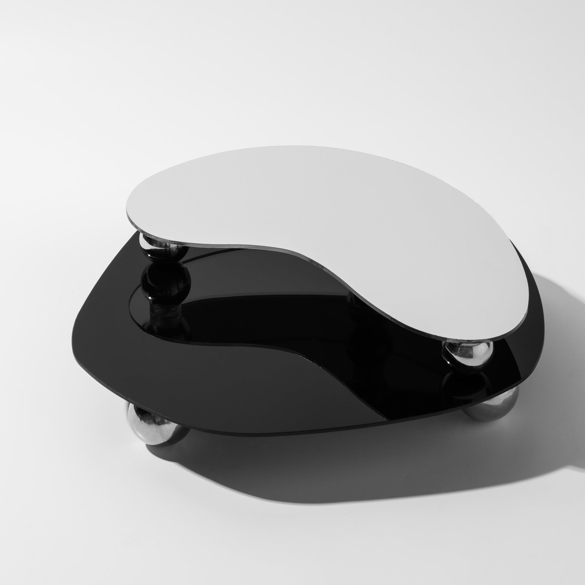 Minimalist Acrylic Mirrored Spherical Feet Decorative Tray