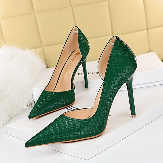 Women's pumps – Stiletto heel – Pointed toe – Luxury textured finish – Elegant cut