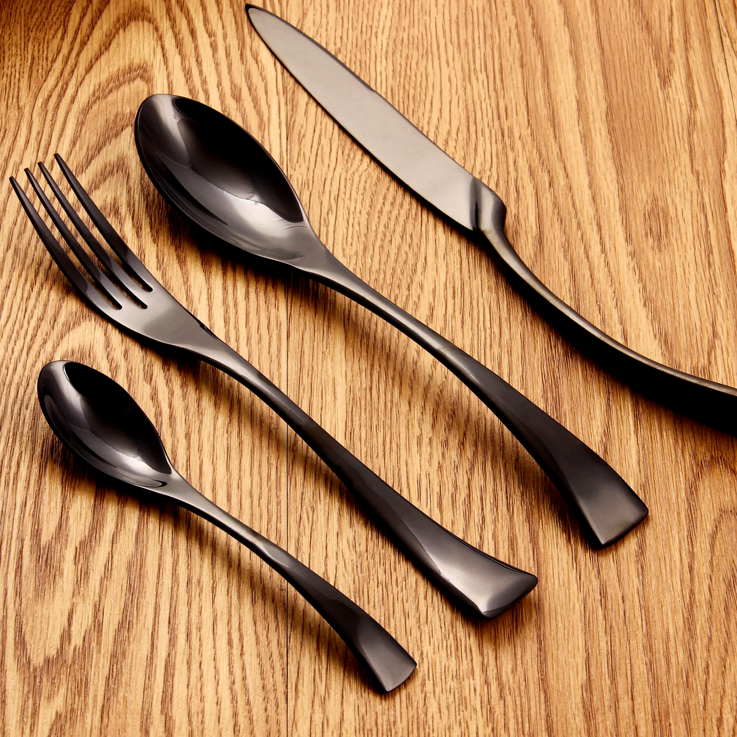 Minimalist Stainless Steel Flatware Set With Curved Handles