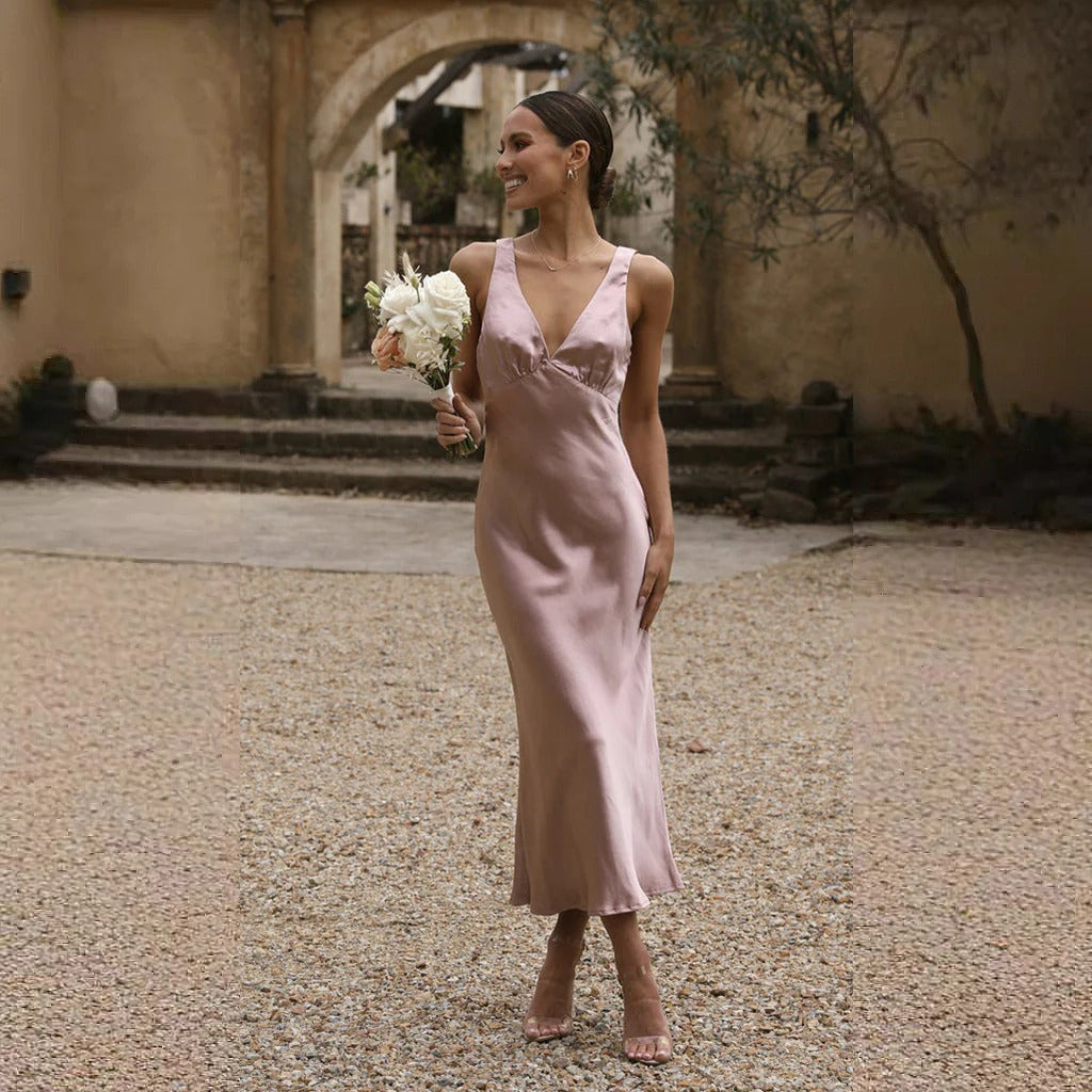 Women's long dress – Fitted cut – Elegant plunging neckline