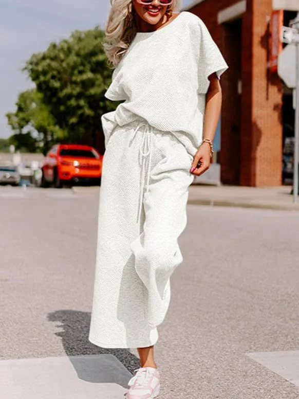 Women's Two-Piece Set – Soft Knit – Loose Fit – Short-Sleeve Top and Wide-Leg Pants