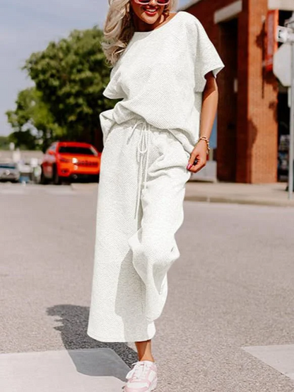 Women's Two-Piece Set – Soft Knit – Loose Fit – Short-Sleeve Top and Wide-Leg Pants