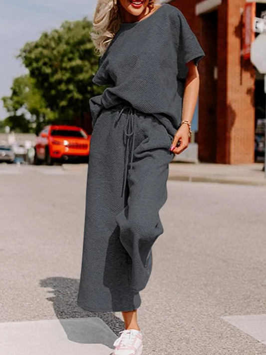 Women's Two-Piece Set – Soft Knit – Loose Fit – Short-Sleeve Top and Wide-Leg Pants