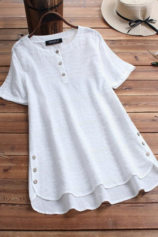 Women's T-shirt – Loose fit – Eyelet embroidery detail – Decorative buttons – Breathable fabric