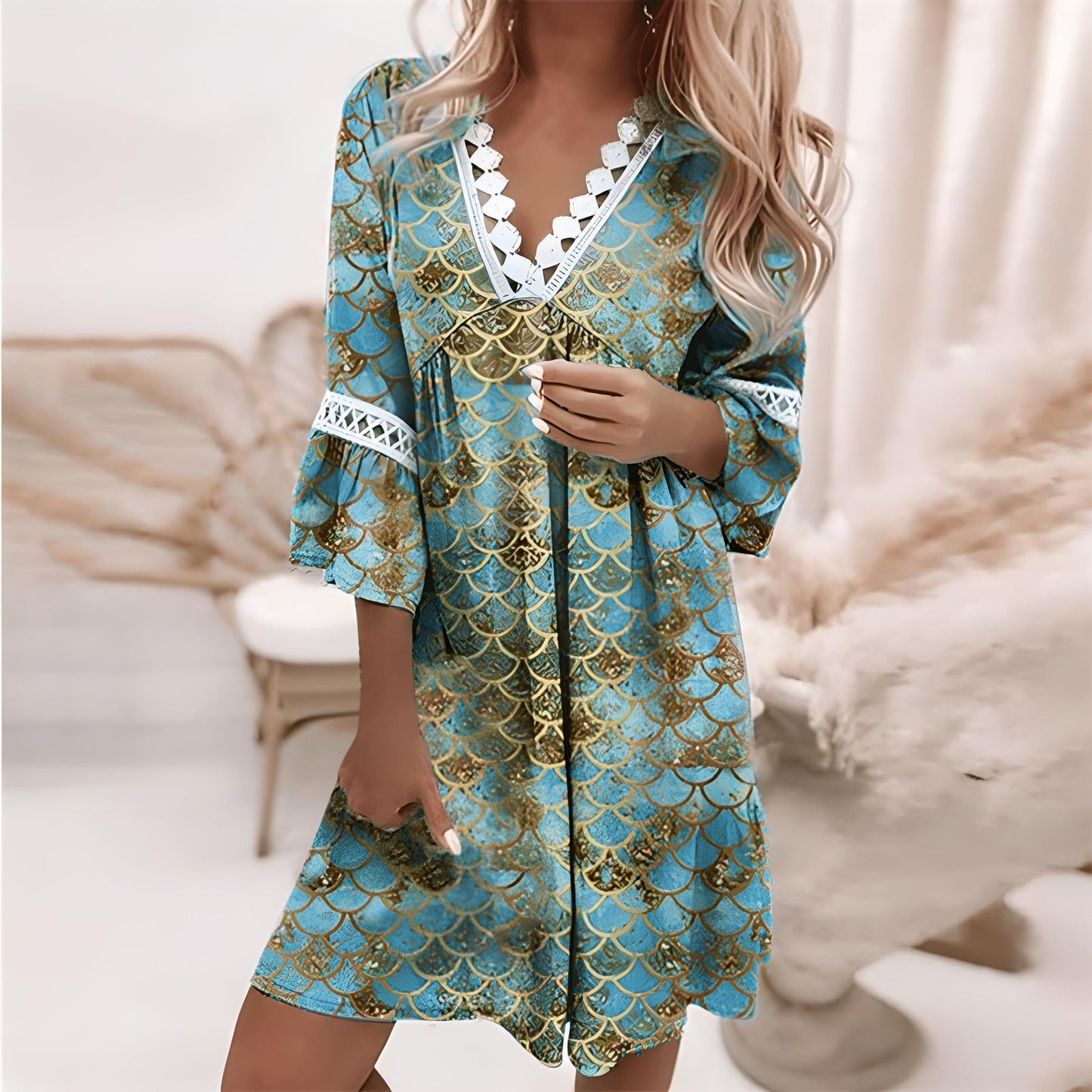 Mini dress for women – Flowy cut – Lace V-neck – Elegant flared 3/4 sleeves